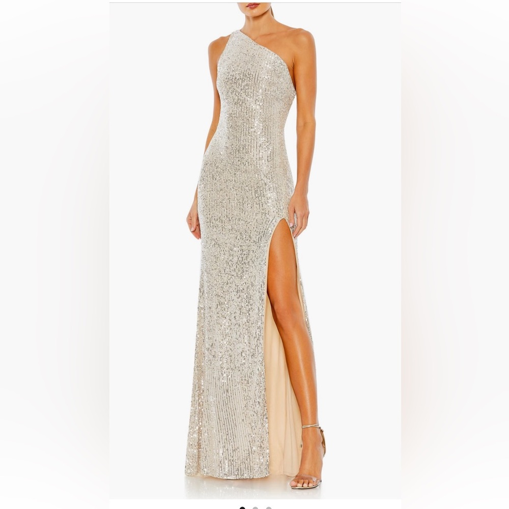 Ieena for Mac Duggal Sequin Gown Size 0